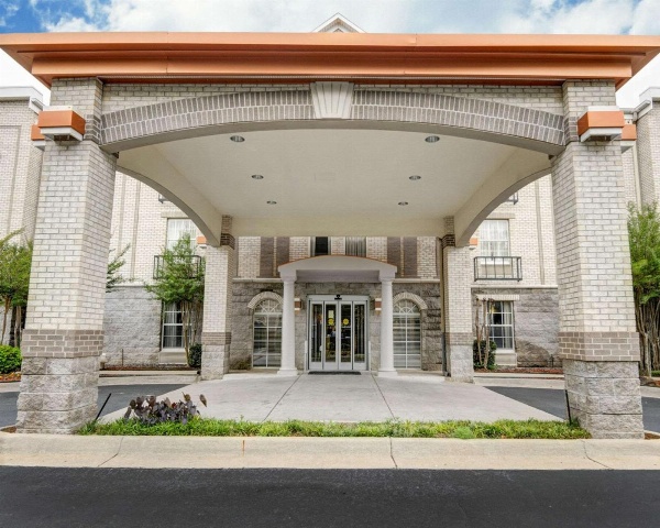 Quality Inn & Suites Little Rock West image 1